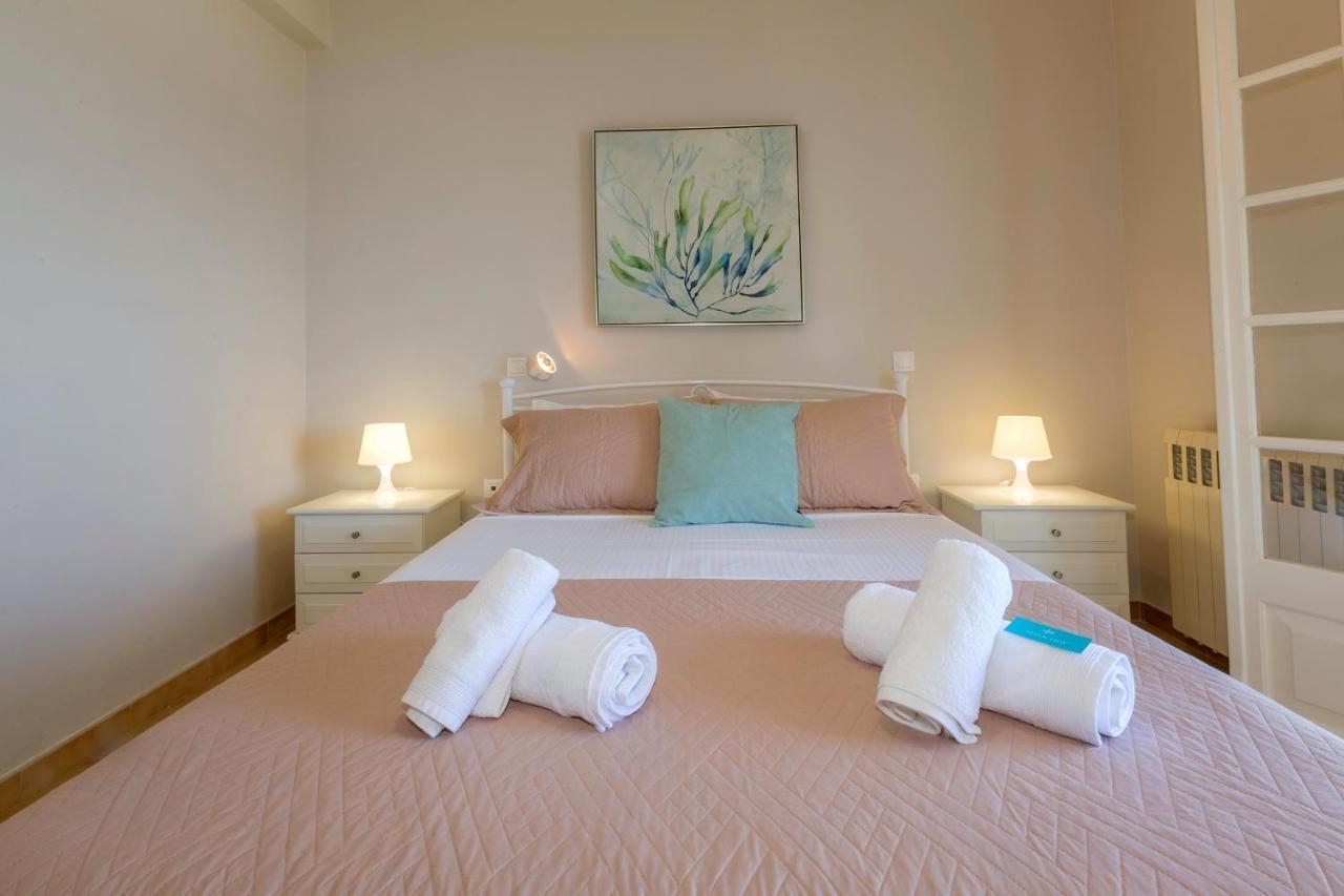 Alisachni Apartments Apraos Bagian luar foto