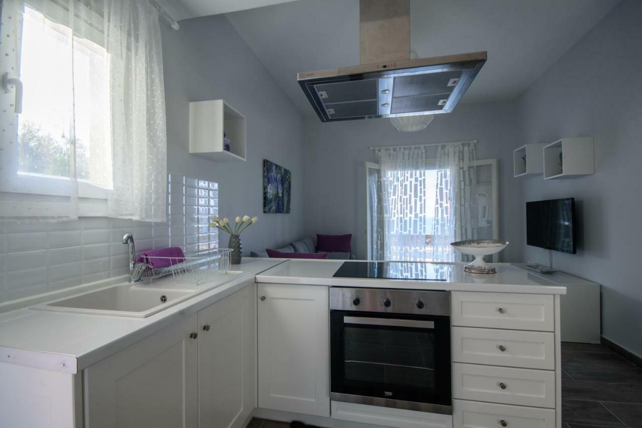 Alisachni Apartments Apraos Bagian luar foto