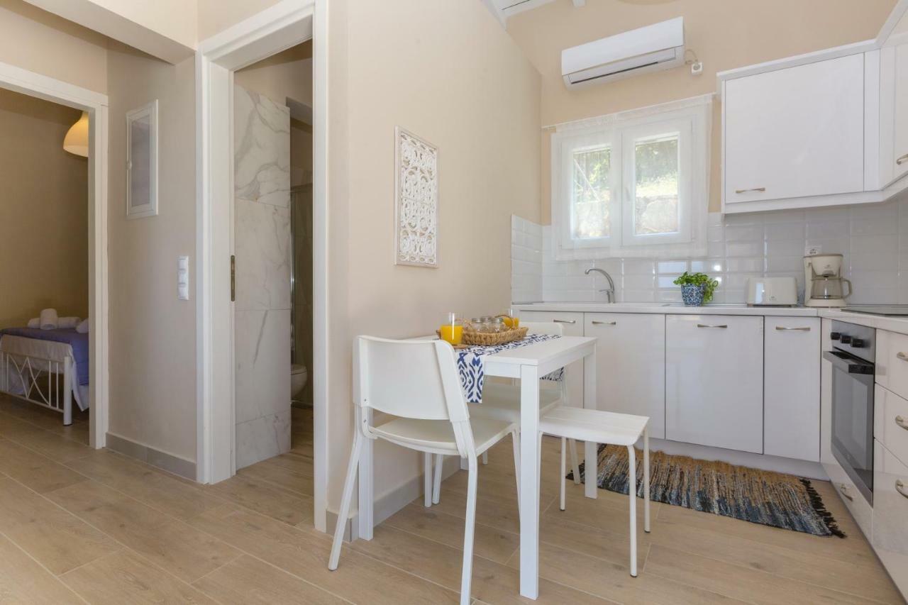 Alisachni Apartments Apraos Bagian luar foto